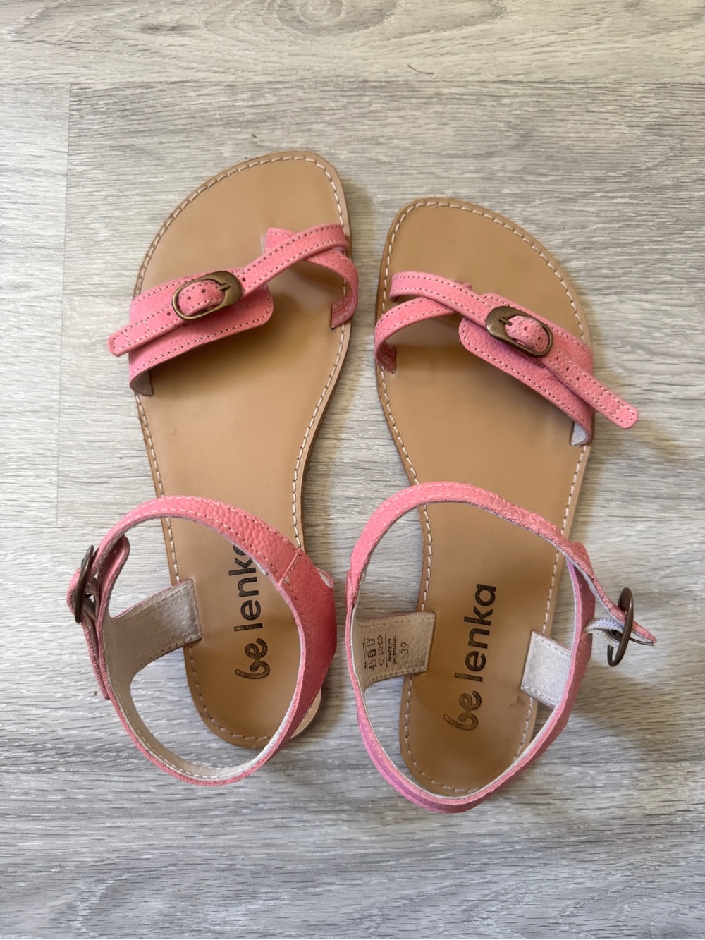 Be Lenka Pink Leather Toe-Loop Sandals